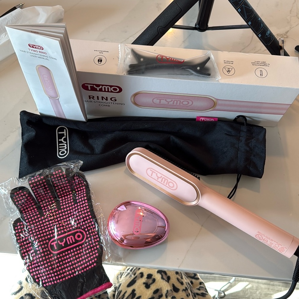 Tymo hair straightener comb brand new never used some of it opened. Box/opened